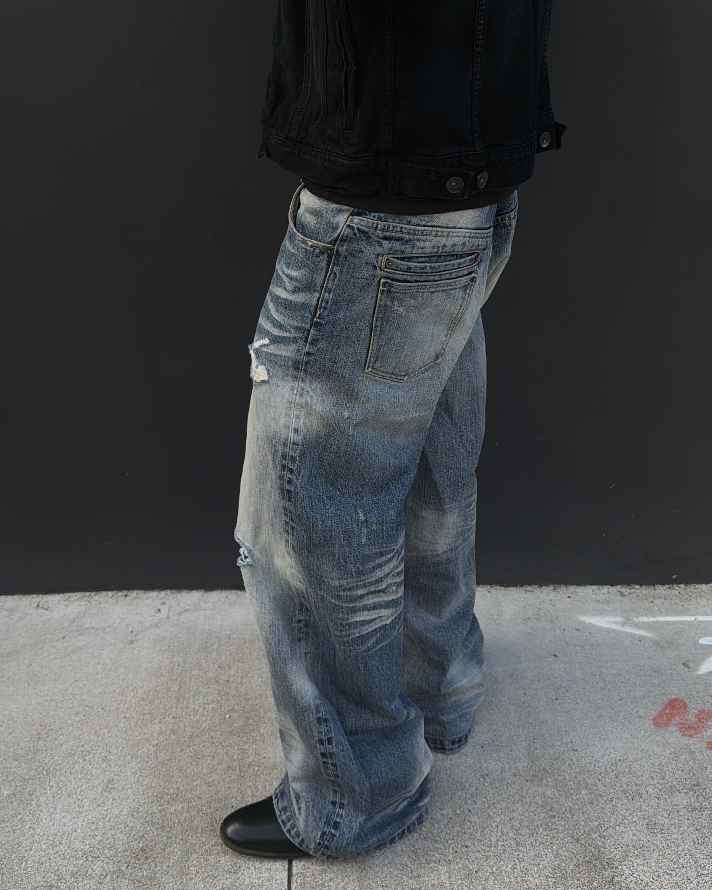 BAGGY DISTRESSED RAW SELVEDGE