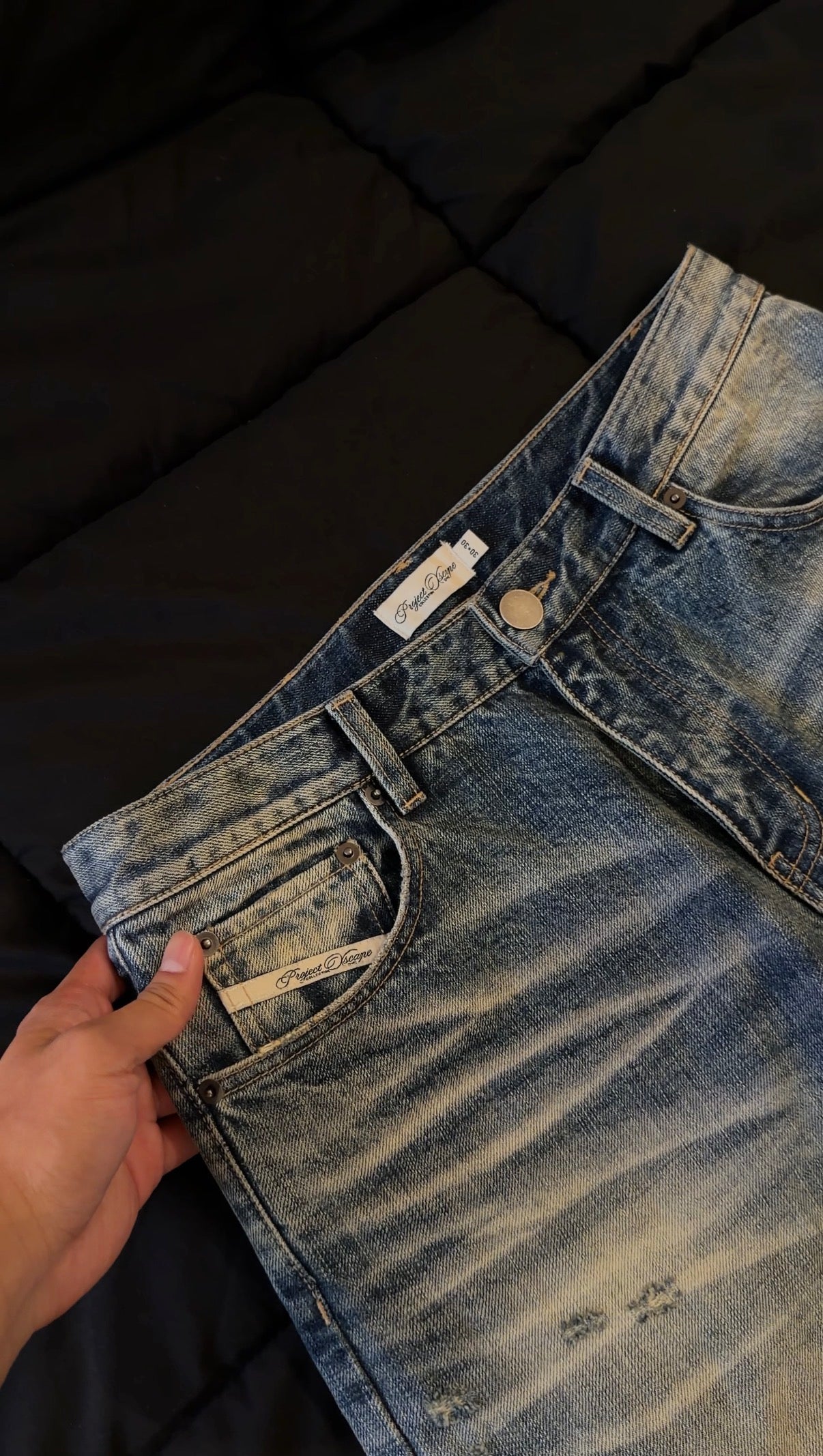 BAGGY DISTRESSED SELVEDGE DENIM