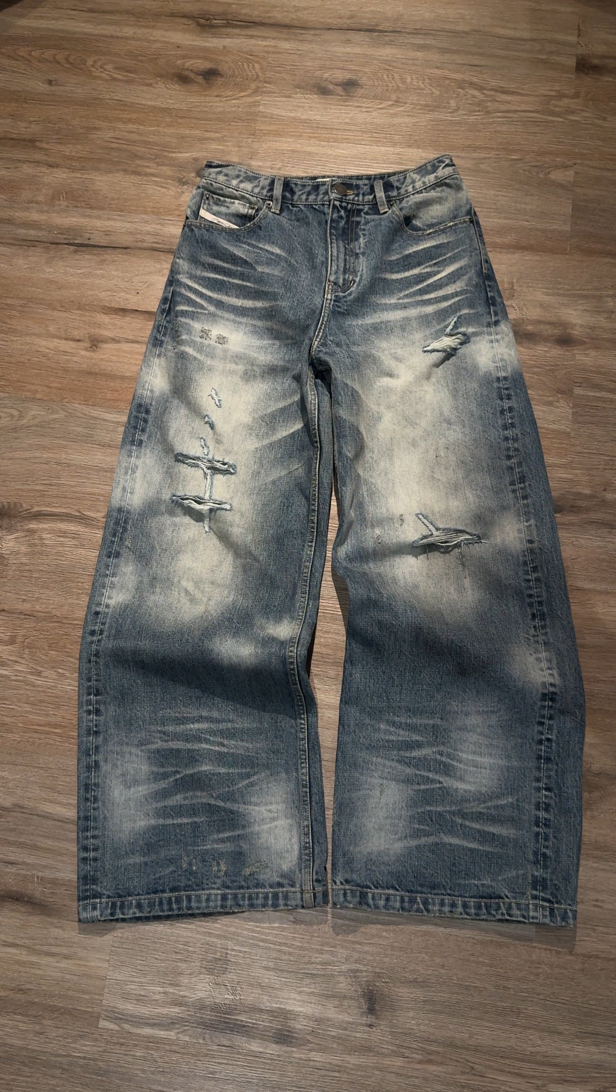 BAGGY DISTRESSED RAW SELVEDGE