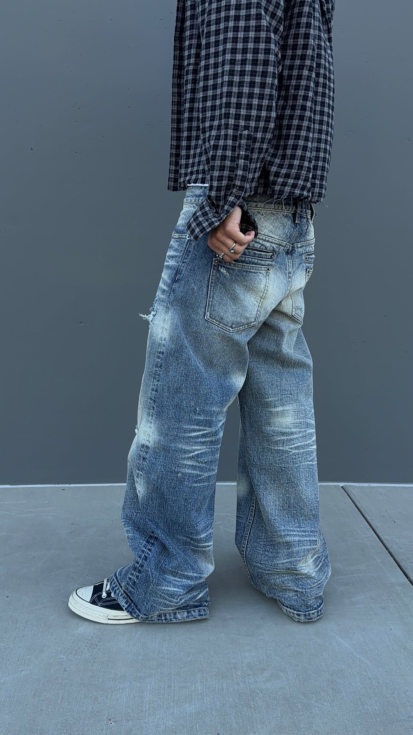 BAGGY DISTRESSED SELVEDGE DENIM