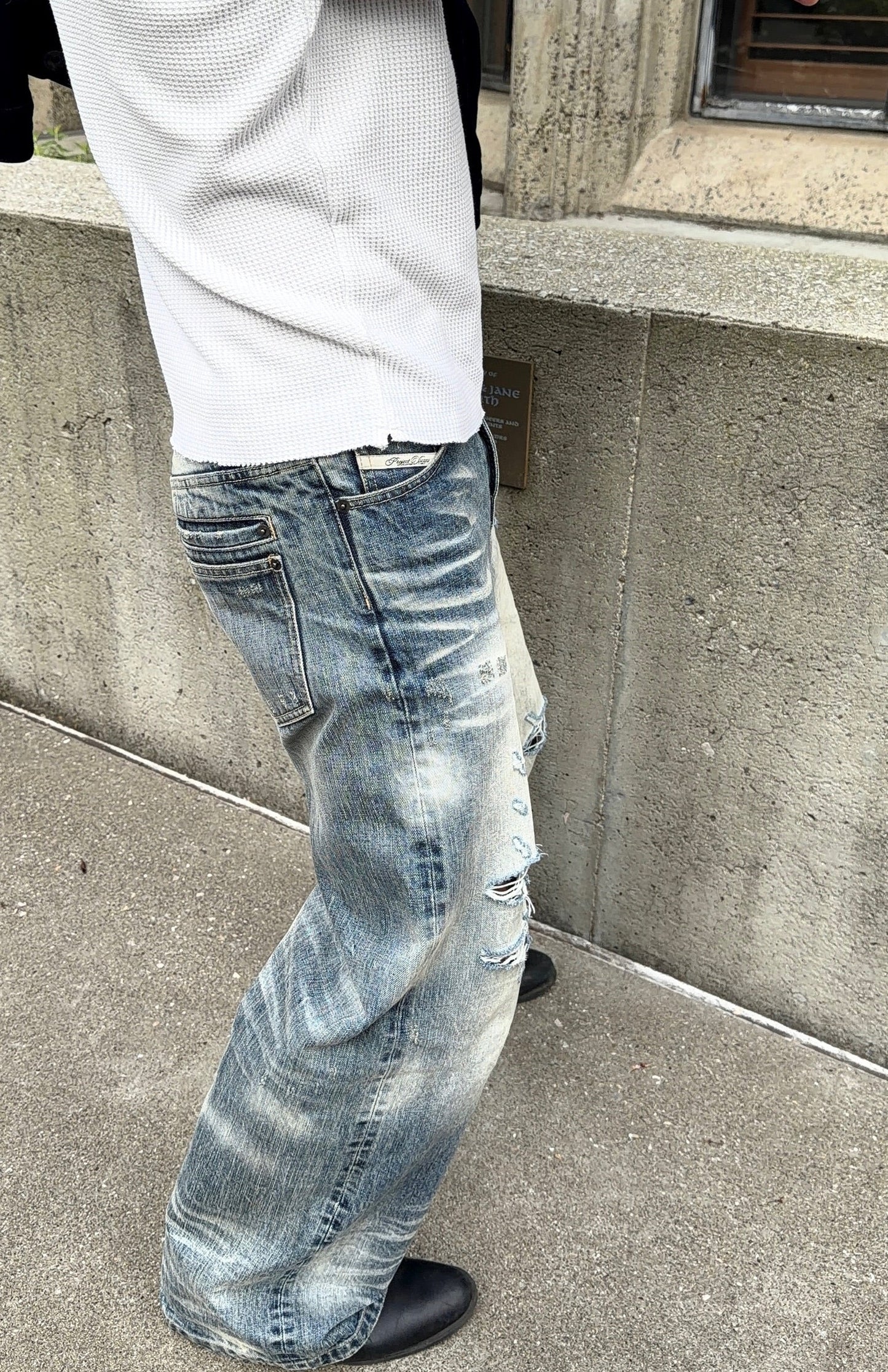 BAGGY DISTRESSED RAW SELVEDGE